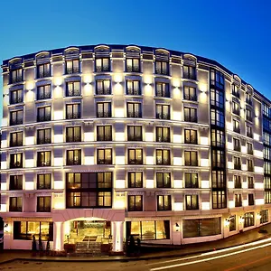 Otel Dora, İstanbul